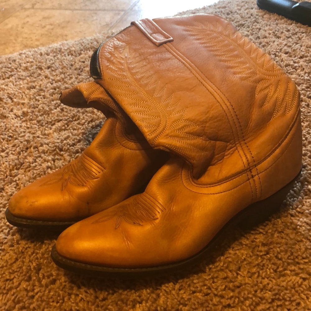Laredo cowgirl boots